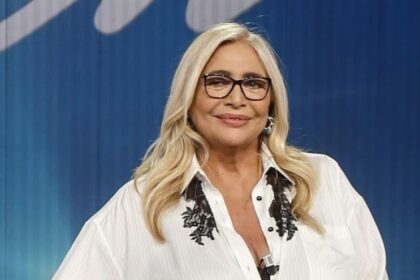 Mara Venier: "Urla Forza Napoli in diretta tv e scoppia la polemica"