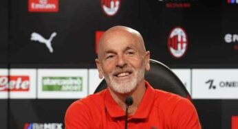 Cori e fuochi d’artificio ‘napoletani’, Pioli ironico: “Me li aspettavo un po’ più belli”