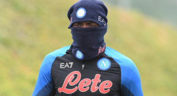 Il Napoli si allena a Castel Volturno: la carica di Osimhen