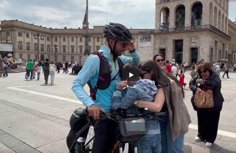 Tifoso percorre Milano-Napoli in bicicletta per celebrare lo scudetto