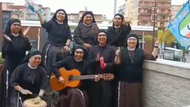 Festa Scudetto Napoli, il coro cantato dalle suore - VIDEO