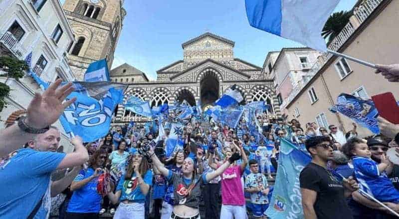 Scudetto Napoli: Amalfi Si Veste di Azzurro. Che festa!