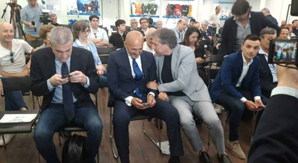 Spalletti e Giuntoli premiati a Coverciano