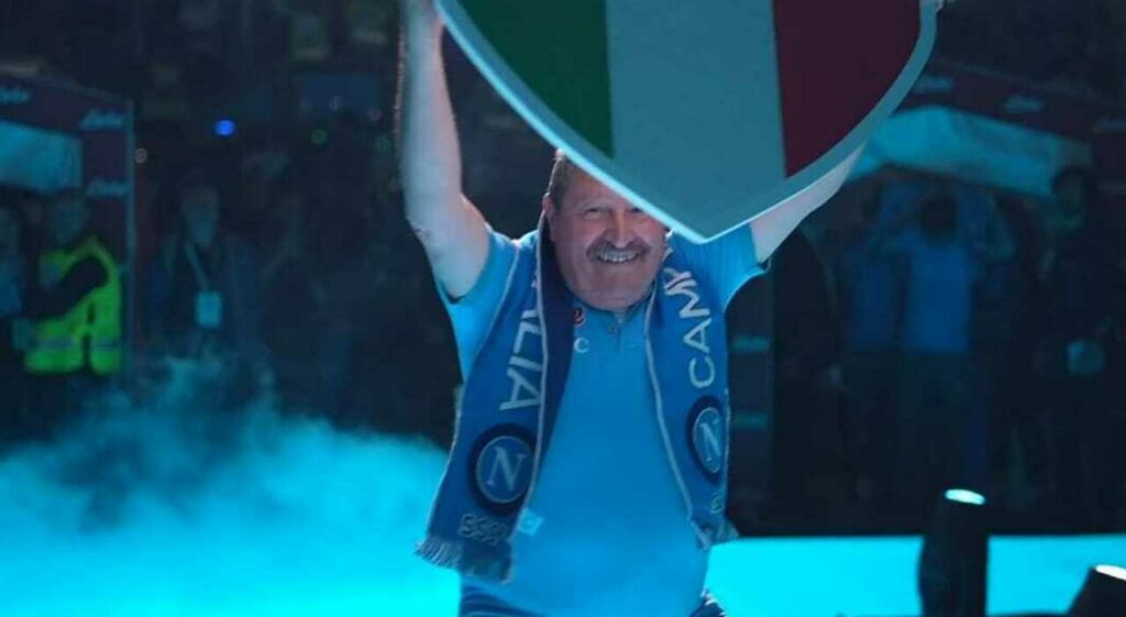 De Laurentiis e Starace protagonisti alla festa Scudetto: "Occhio, che ti scende la uallera!"
