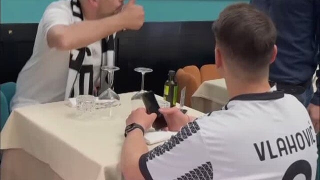 Video Tifosi della Juventus cacciati da un ristorante a Napoli è Fake: Spunta un retroscena clamoroso