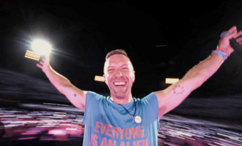 Coldplay a Napoli, Chris Martin parla napoletano e infiamma il pubblico - VIDEO