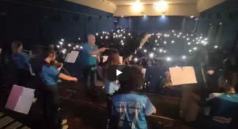 Da “Un giorno all’improvviso” a “La capolista se ne va”: esibizione magica alla scuola D’Ovidio-Nicolardi – VIDEO