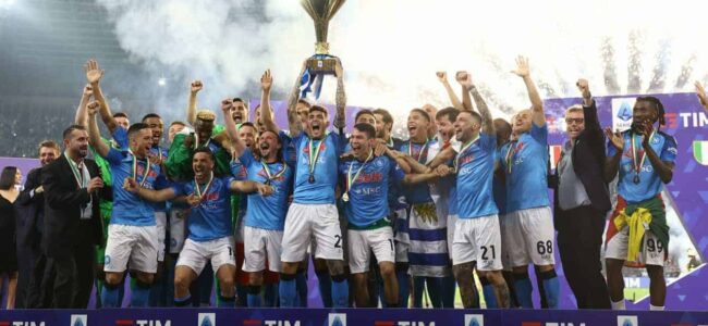 Napoli: Una Celebrazione dello Scudetto Mai Vista Prima nella Storia della Serie A