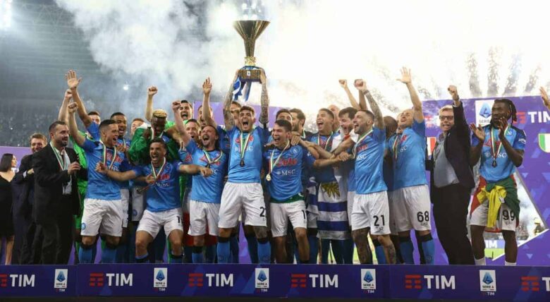 Napoli: Una Celebrazione dello Scudetto Mai Vista Prima nella Storia della Serie A