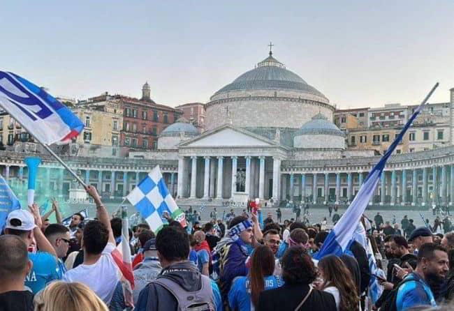 Napoli: Un Milione in Strada per lo scudetto, nessun Incidente