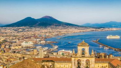 Napoli meta turistica più amata per l'estate 2023, batte anche Roma