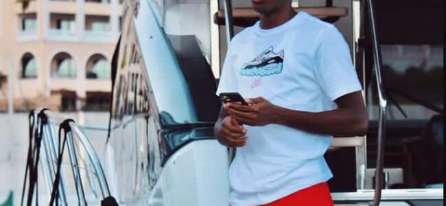 Osimhen: "Vivi la vita, ignora il rumore", un messaggio di mercato?