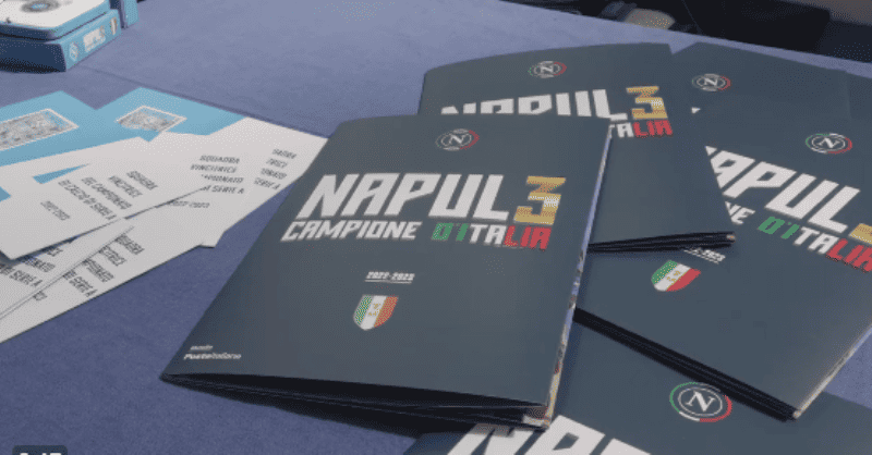La presentazione del francobollo celebrativo del terzo scudetto del Napoli - VIDEO