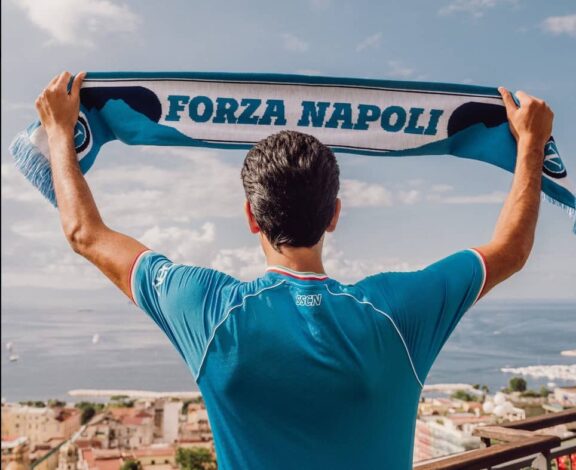 Napoli, il post virale dal Giappone: "Portateci la maglia scudetto"