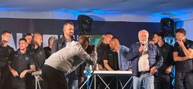 Napoli, De Laurentiis: "Vi prometto un importante annuncio per il 12 agosto"