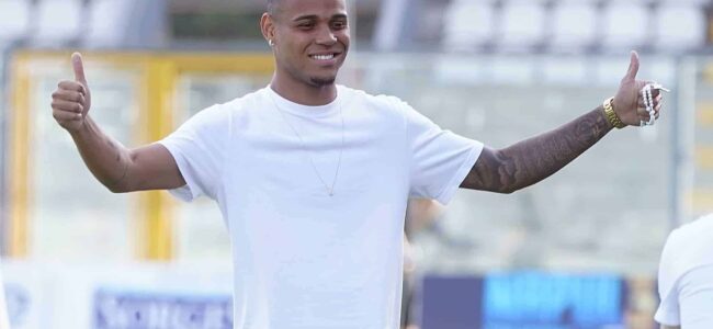 Natan, prime ore da giocatore del Napoli tra visite e tifosi