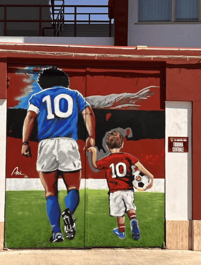 Il Trapani omaggio Maradona e il Napoli con un murales spettacolare - FOTO