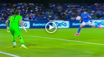 Napoli-Udinese, Simeone cala il poker su assist di Kvara: il video