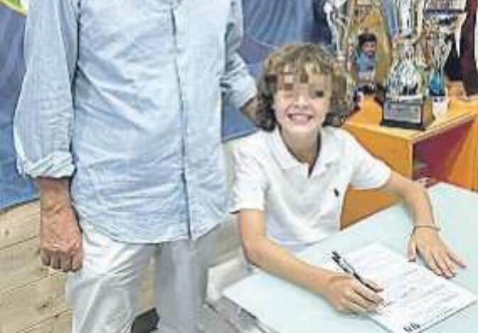 Cavani, il figlio Lucas firma con il Napoli. La gioia del matador