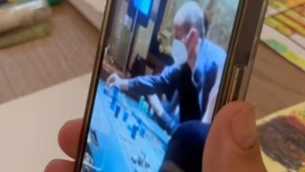 Corona: “Foto Shock di Allegri al Casino di Montecarlo. Scommesse sulla Serie B Mentre Giocava”