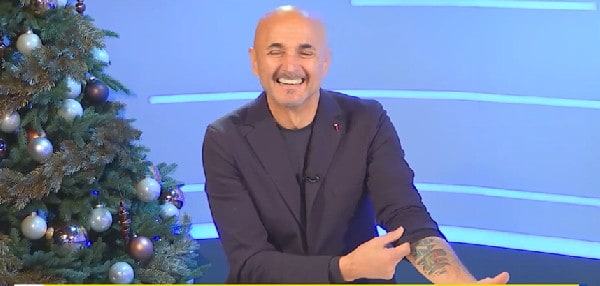 (VIDEO) Spalletti mostra il tatuaggio sul Napoli in diretta TV: "Non tutte le cicatrici sono brutte"
