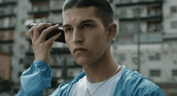 Adam Jendoubi, l’attore dei video di Liberato, in coma per arresto cardiaco dopo una festa