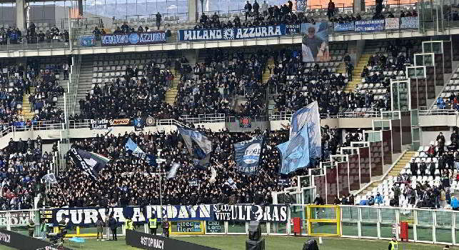 Torino-Napoli, disastro azzurro. Tifosi furiosi: cori e fumogeni contro la squadra