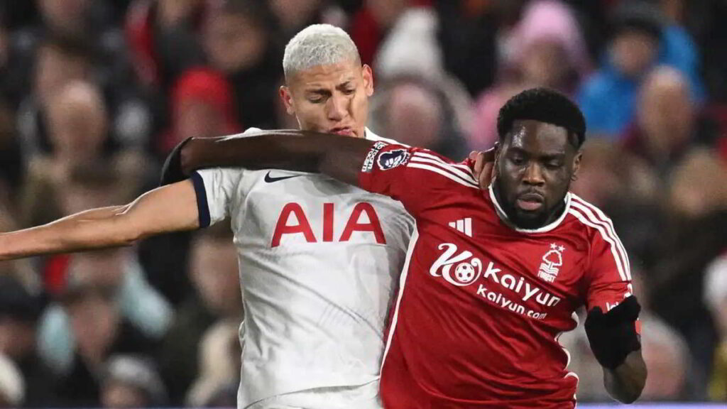 Napoli, accelerata per Mangala: si tratta sulla formula