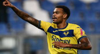 Napoli, De Laurentiis punta Ngonge e Van Breemen: i dettagli delle trattative