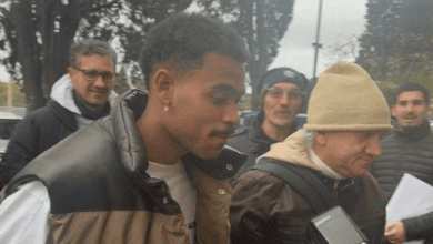 (VIDEO) Ngonge arrivato a Villa Stuart, tifosi Napoli scatenati: "Riportaci lo Scudetto!"