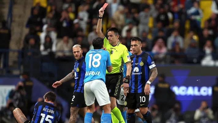 La moviola stronca Rapuano: "Folle, ha condizionato Napoli-Inter"