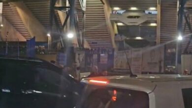 Napoli-Juve, De Laurentiis arriva al Maradona: L'accoglienza dei tifosi - VIDEO