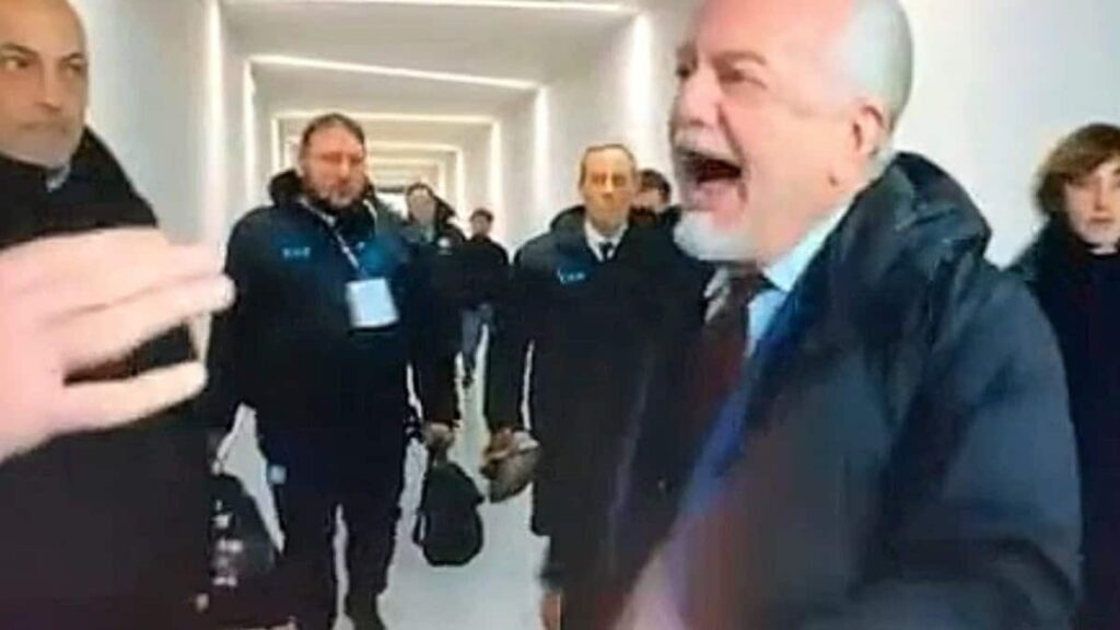 De Laurentiis ha chiuso con DAZN: cosa rischia il Napoli?