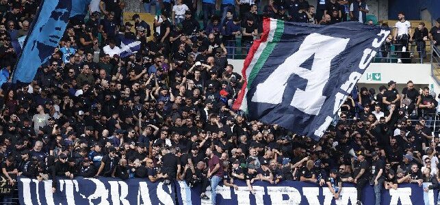 Napoli, contestazione dei tifosi dopo il ko con l'Atalanta: "Andate via!