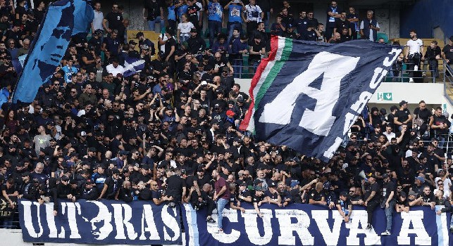 Napoli, contestazione dei tifosi dopo il ko con l'Atalanta: "Andate via!