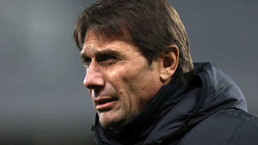 Conte-Napoli il tecnico chide 10 milioni e tratta con sei squadre