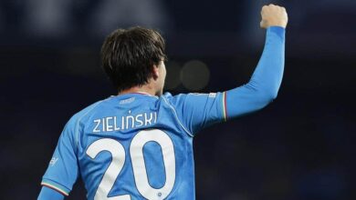 Pagelle Monza-Napoli 2-4: Politano e Zielinski show. Proteste azzurre su Doveri