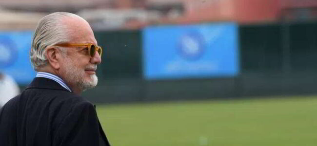 De Laurentiis discorso ai calciatori: "chiudiamo la stagione a testa alta"