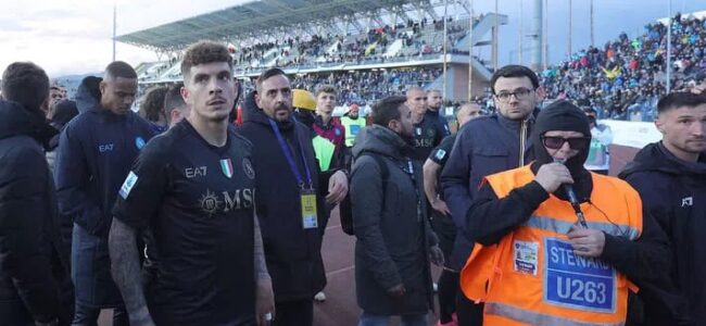 Empoli, la rabbia dei tifosi del Napoli: 'Fate giocare la Primavera"