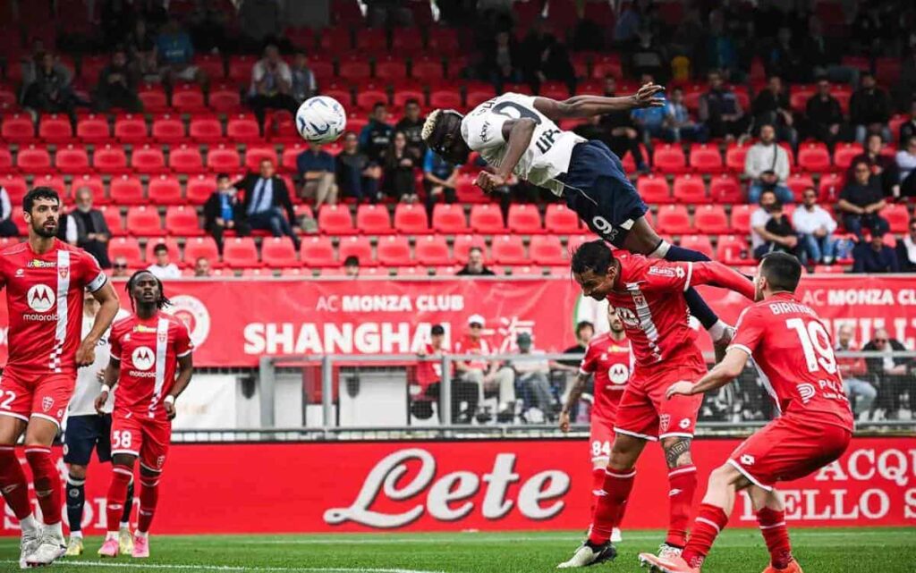 Ziliani sbotta: Se Osimhen salta più in alto di Ronaldo ma nessuno ne parla: quando la discriminazione la fanno i media servili