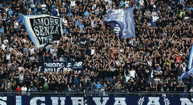 Napoli-Frosinone, il Maradona sold-out: Calzona cambia la difesa