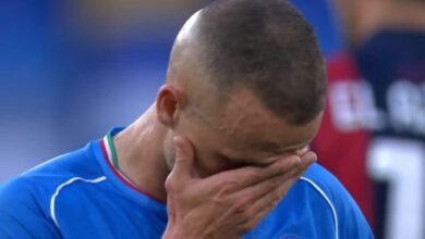 Lobotka in lacrime dopo Napoli-Bologna: il centrocampista abbracciato dagli avversari