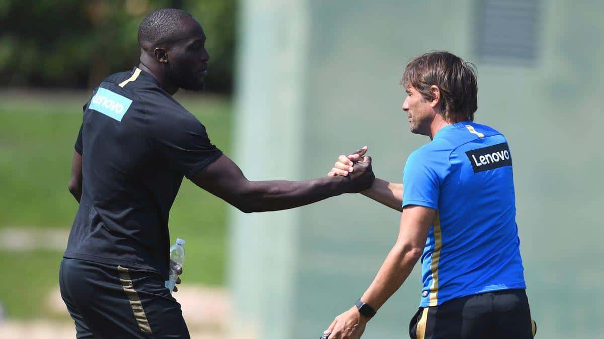 Conte chiama Lukaku: "Ti aspetto a Napoli con cinque chili in meno"