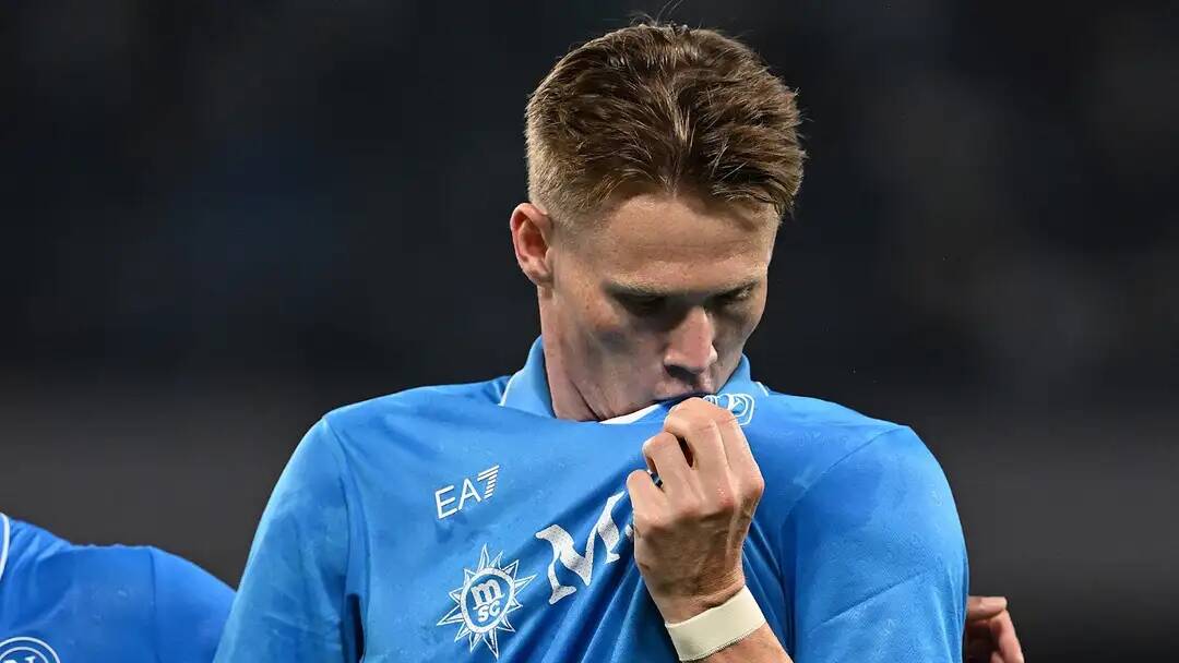 McTominay bacio maglia Napoli