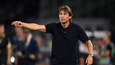 Cagliari-Napoli, Conte insegue una missione che ricorda Troisi