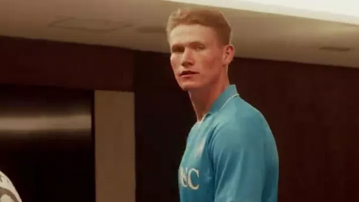 Scott McTominay, nuovo acquisto del Napoli, impressiona i tifosi con la sua mentalità vincente. Il centrocampista elogia Maradona