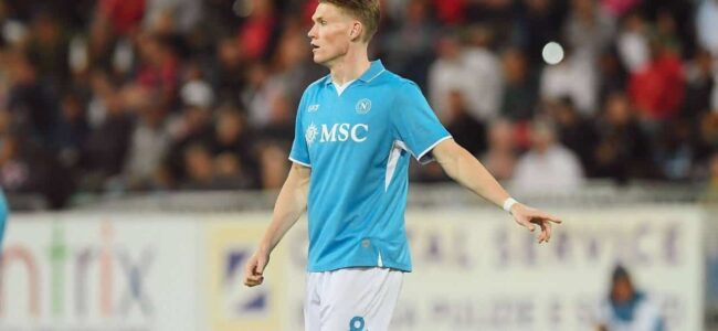 Juve-Napoli: Conte cambia modulo, McTominay titolare! Ecco chi rischia