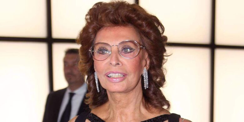 Sophia Loren compie 90 anni: Napoli celebra la sua diva più amata