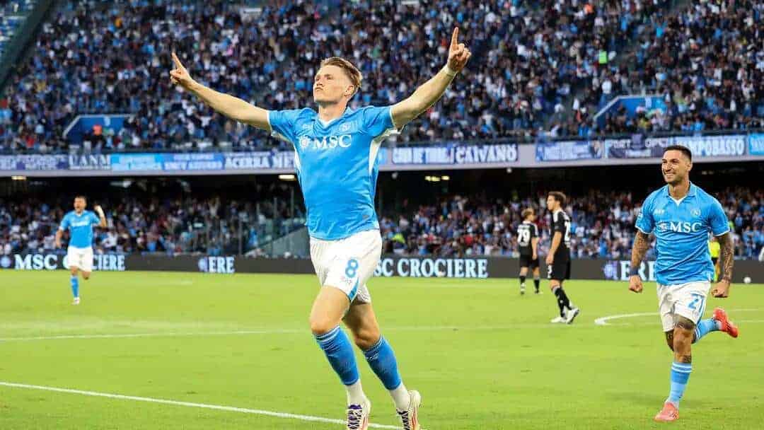 Napoli Como 3 1, Conte guida ancora la classifica di serie A