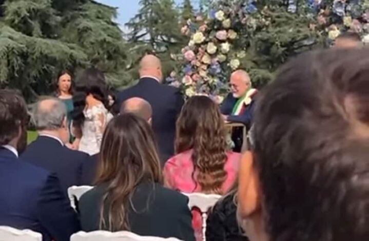 De Laurentiis scherza al matrimonio: "Confessa la tua fede juventina!"